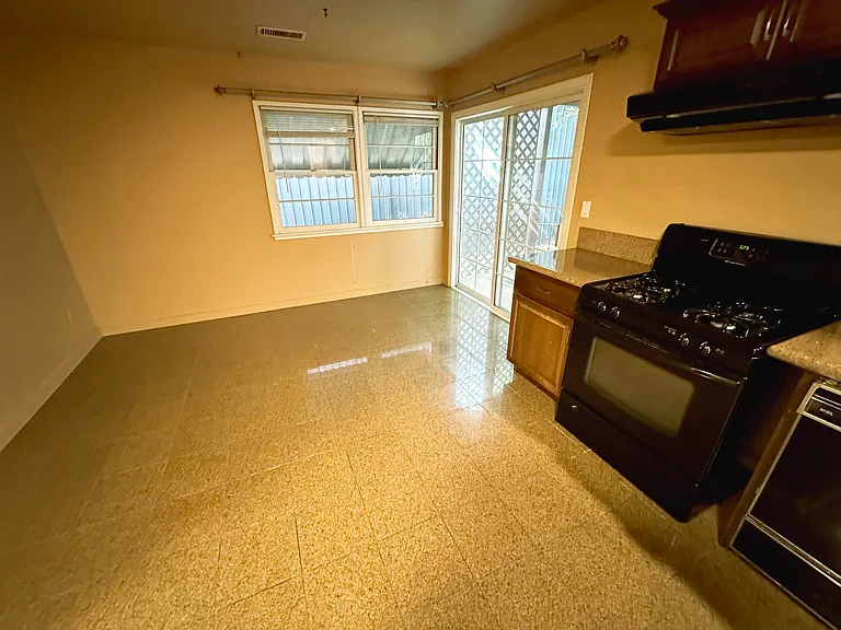 10809 Huston St — Photo 23