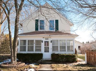 322 N Spring St, Port Washington, WI 53074