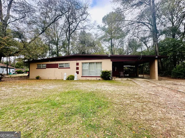 704 Hertson Dr, Waycross, GA 31501