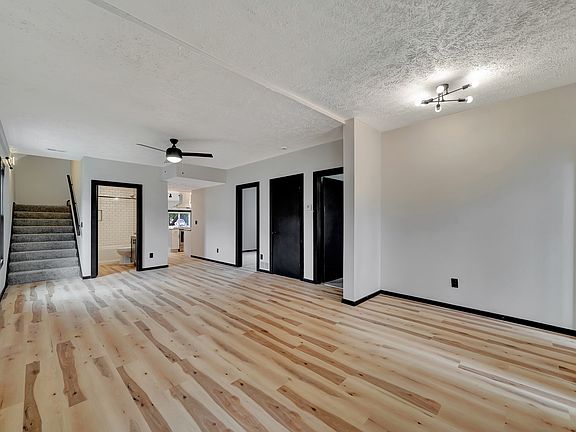 4th image of 2225 D St #1