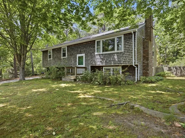 30 Skylark Ave, Plymouth, MA 02360