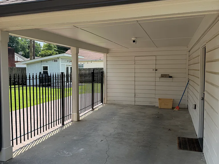 4869 Essexshire Ave — Photo 9