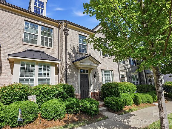 3rd image of 1353 Jacemans Way