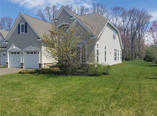 1 Brakeman Ct, Hightstown, NJ 08520