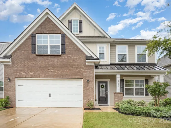 17217 River Race Dr, Huntersville, NC 28078