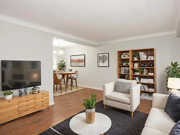 54 Trelawn Pkwy, Welland, ON L3C 1W5