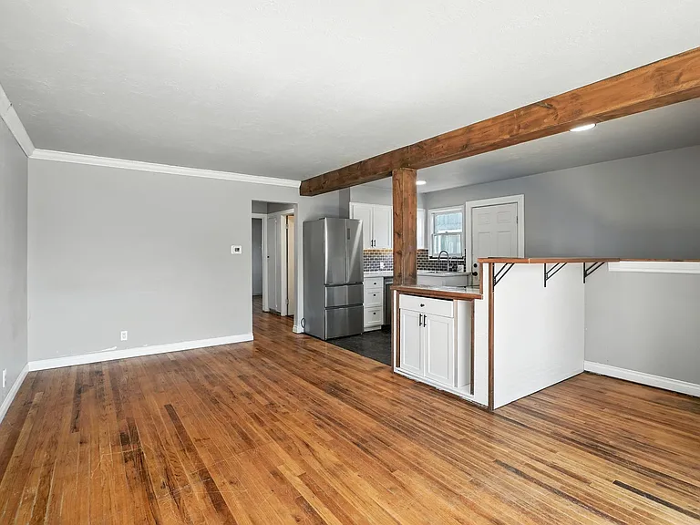 2609 E 1st Ave — Photo 2