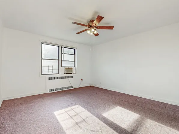 69-40 Yellowstone Boulevard image 10 of 21