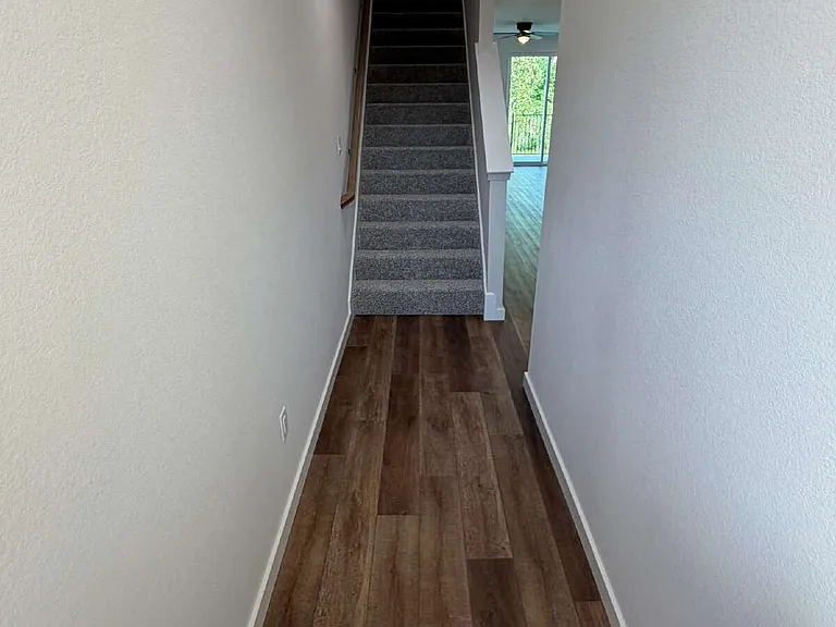 573 Galt Dr — Photo 2