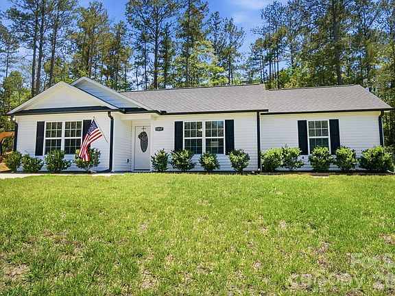 4th image of 1217 Belmont Circle Dr