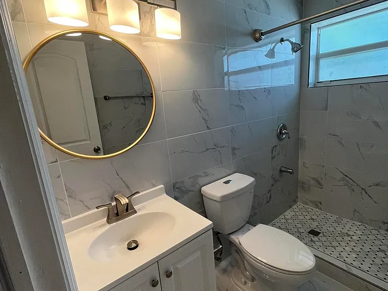 1419 SE 2nd St #1 — Photo 7