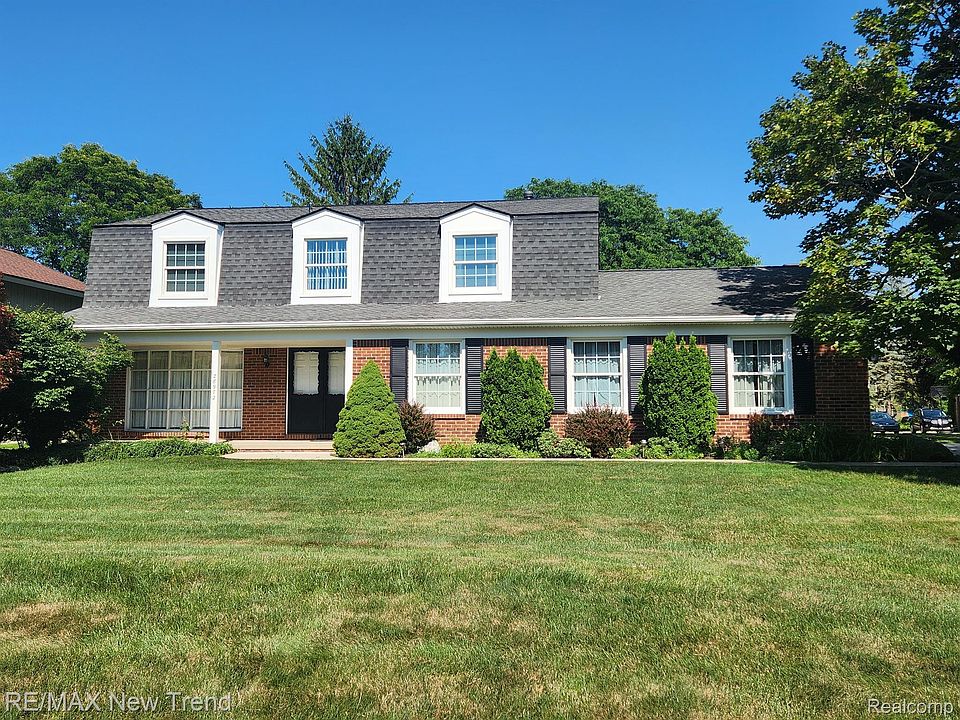 1st image of 28972 Lake Park Dr