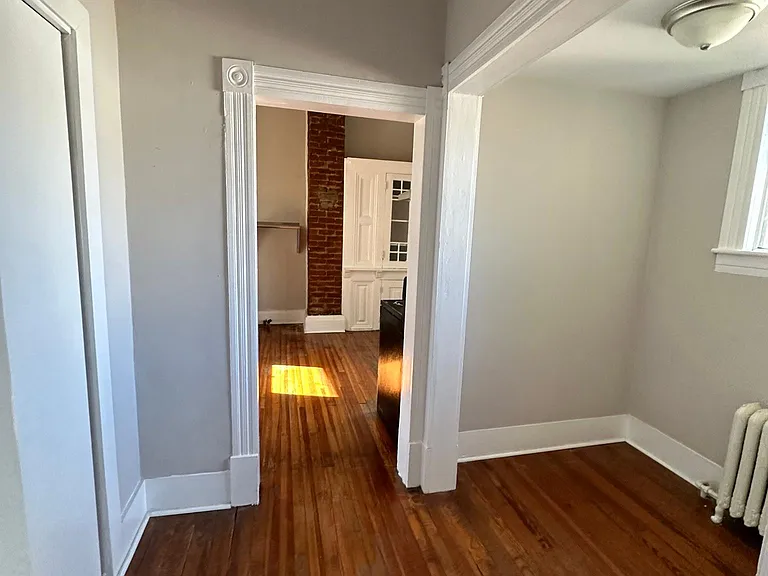 604 Mountain Ave SW #4 — Photo 6