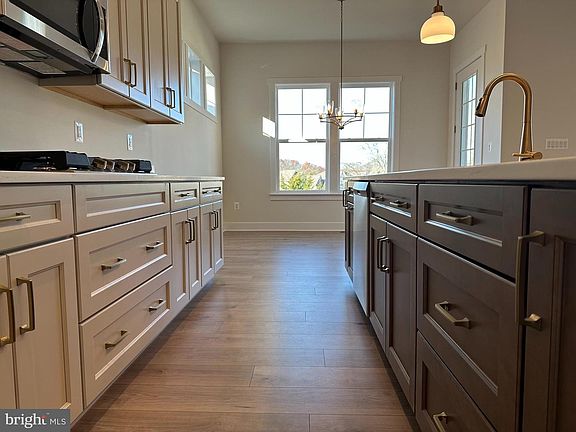 3rd image of 124 Bridge Valley Rd #26