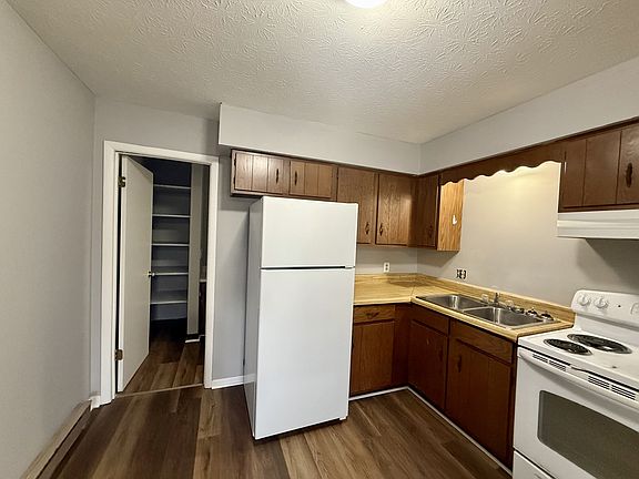 3rd image of 1155 Kentucky Ave #3057-B6