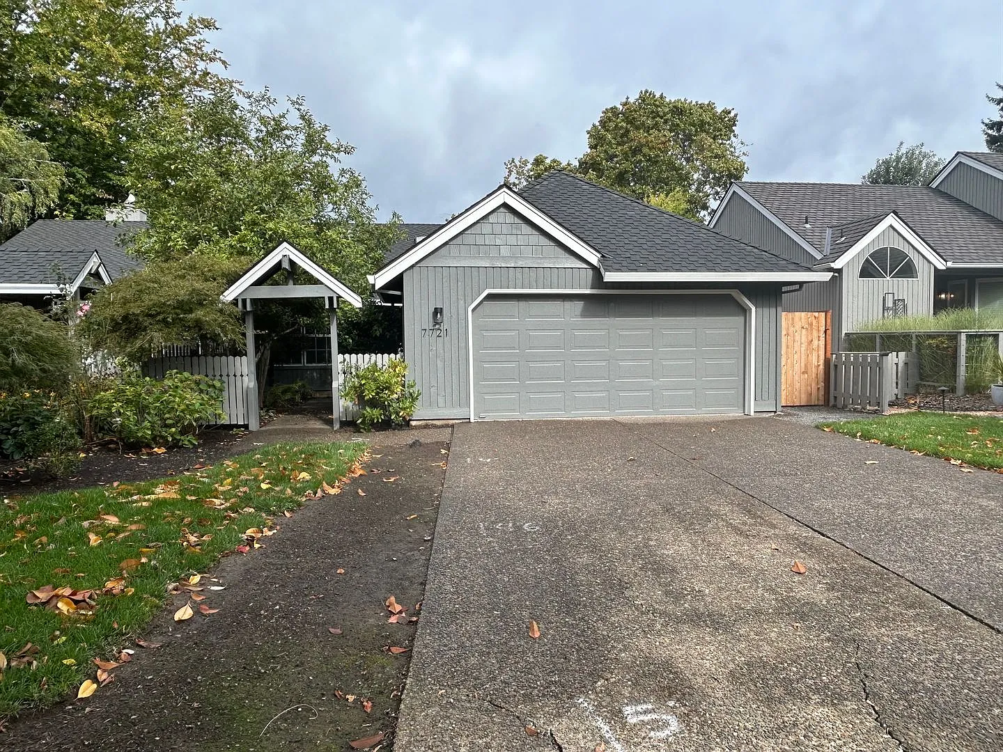 2 BD Tigard Home with Landscaping and Garbage Included! — Photo 2