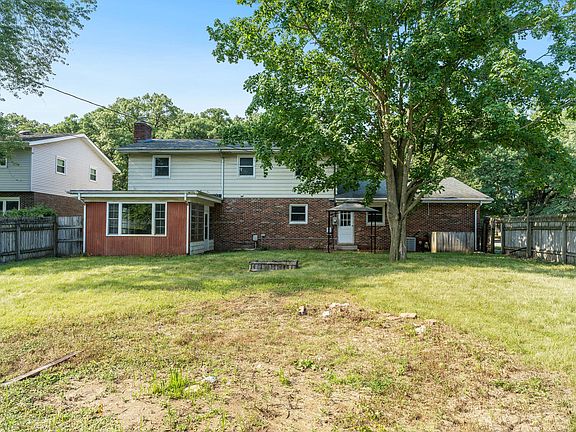 2nd image of 2801 W 54th Pl
