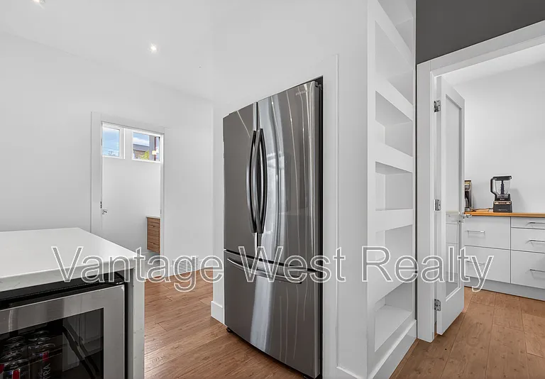 3859 Carrall Rd #1 — Photo 4