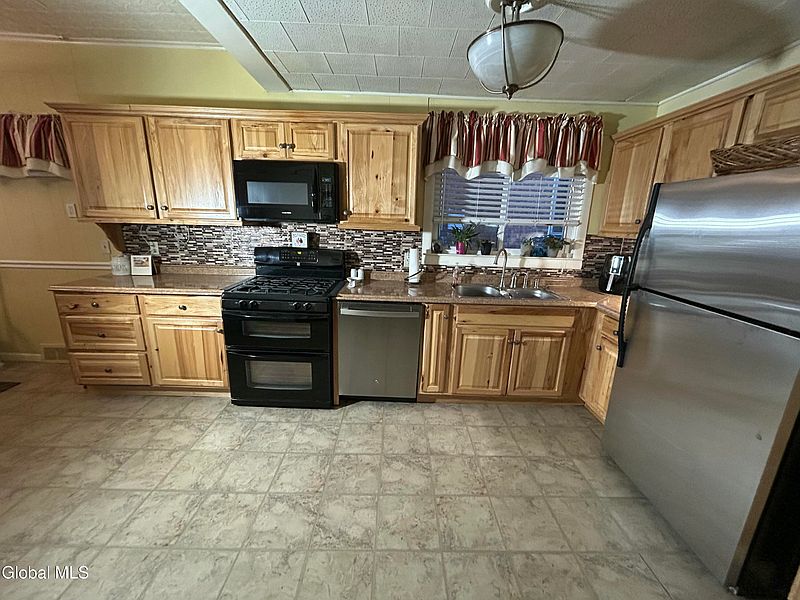 3rd image of 1816 4th Avenue