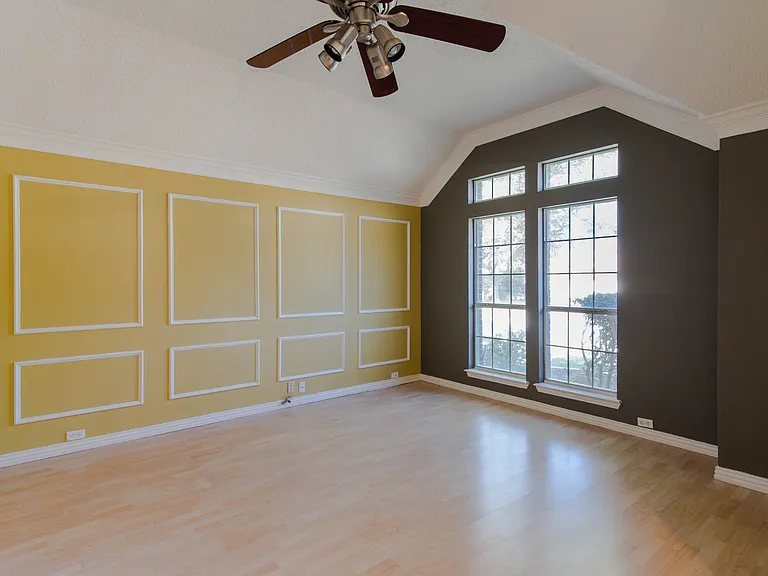 9321 Western Trl — Photo 3