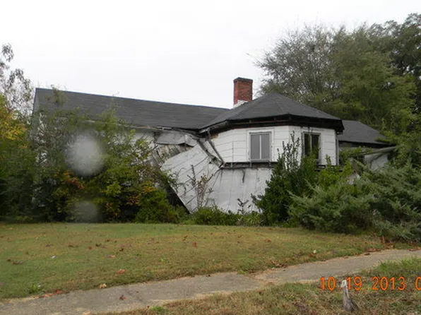 314 E Tennessee Ave, Crewe, VA 23930