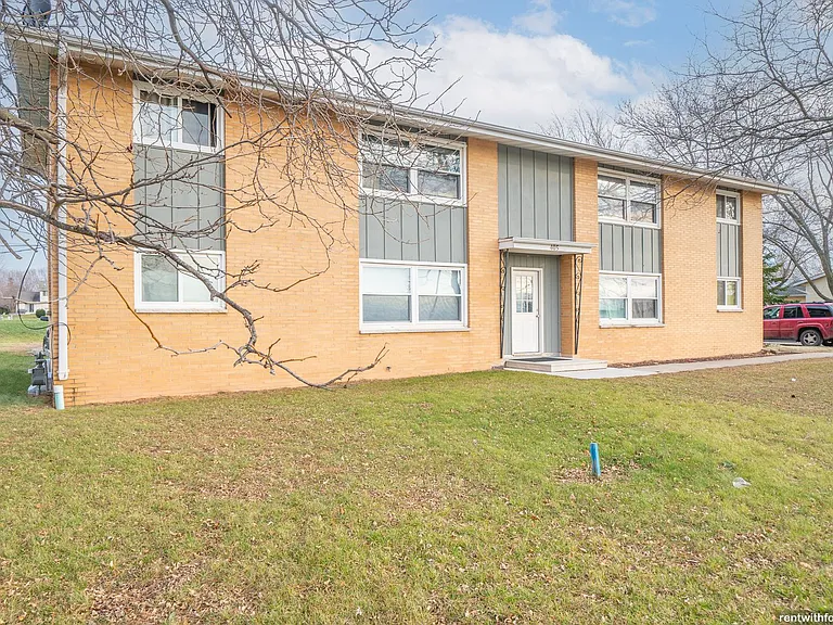 405 School St. — Photo 21