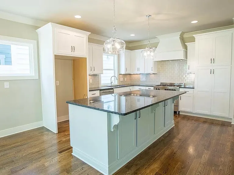1409A Chester Ave — Photo 22