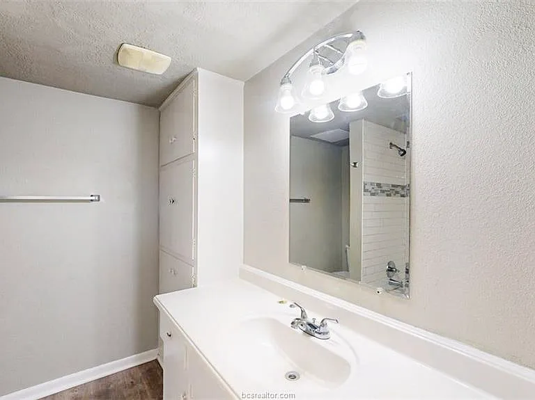 3800 E 29th St #19 — Photo 4