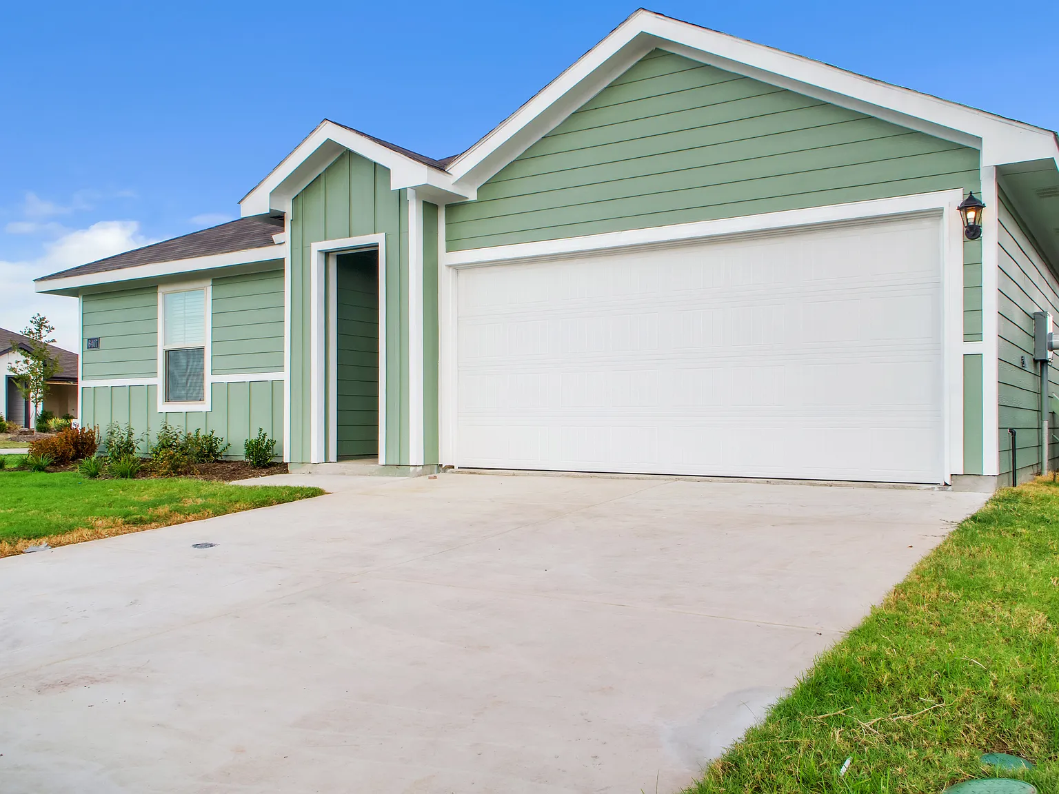 3 bed, 1404 sqft, $1,925 — Photo 3