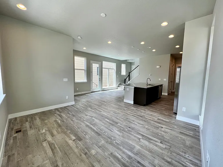 5942 N Perth St — Photo 8