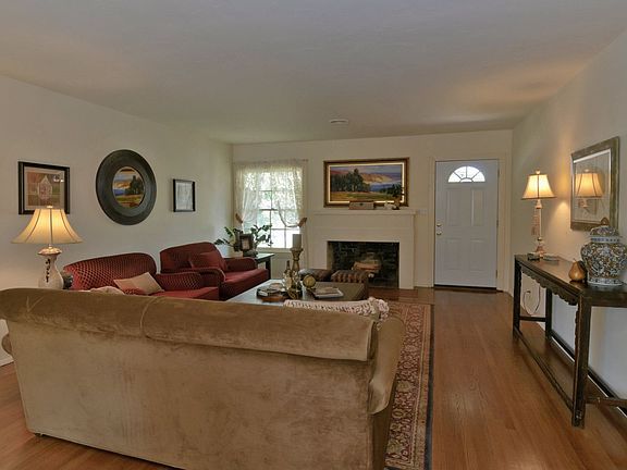 3rd image of 1517 Hyland Ave