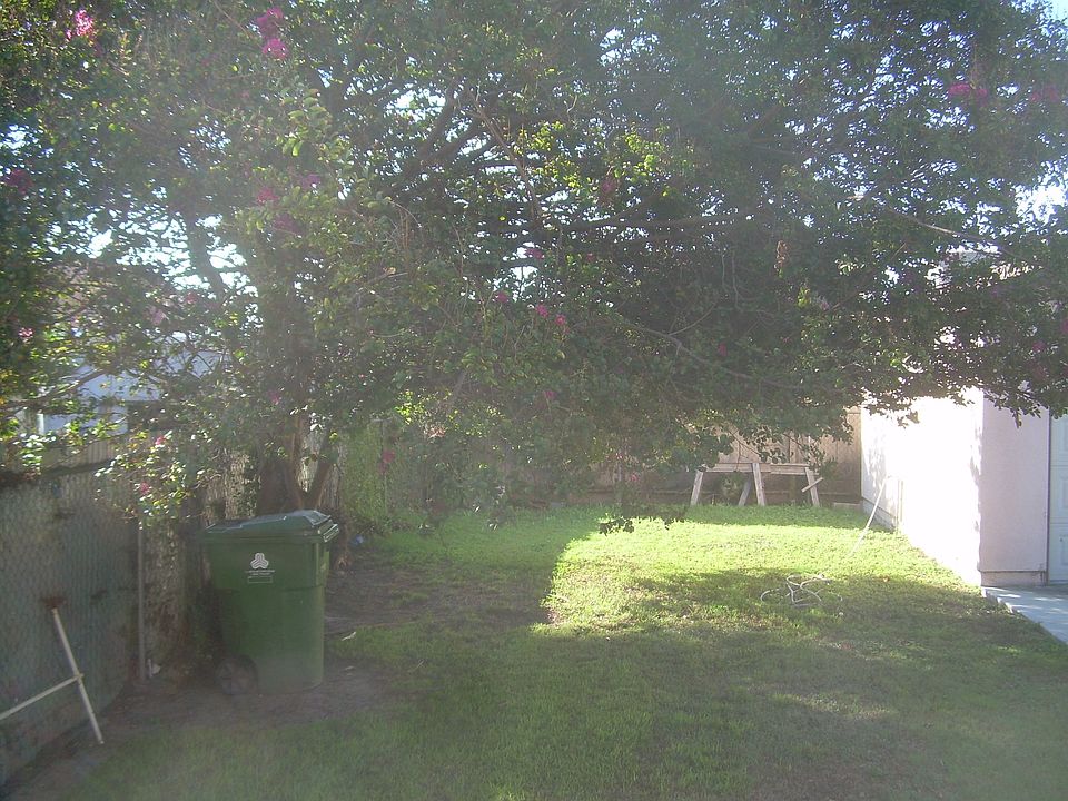 2nd image of 366 W 47th Pl