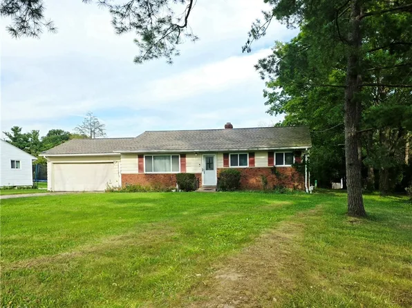 19157 Howe Rd, Strongsville, OH 44136
