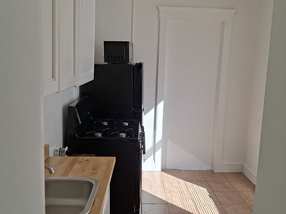 Good sized kitchen!