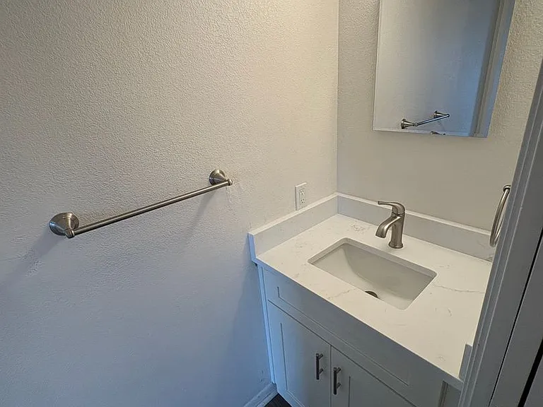 6224 Robinson St #4 — Photo 18