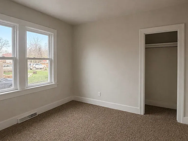 2315 Tuxedo St — Photo 5