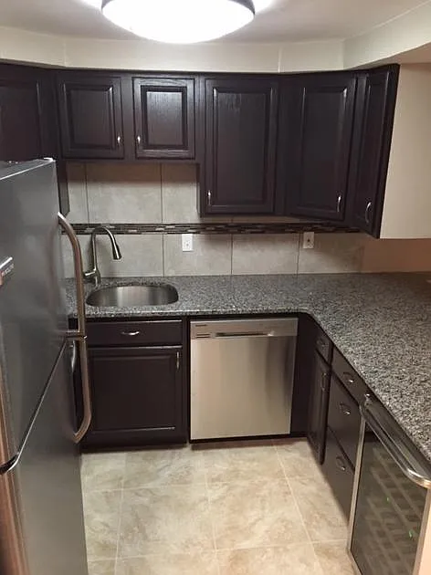 1 bed, 800 sqft, $2,200 — Photo 2