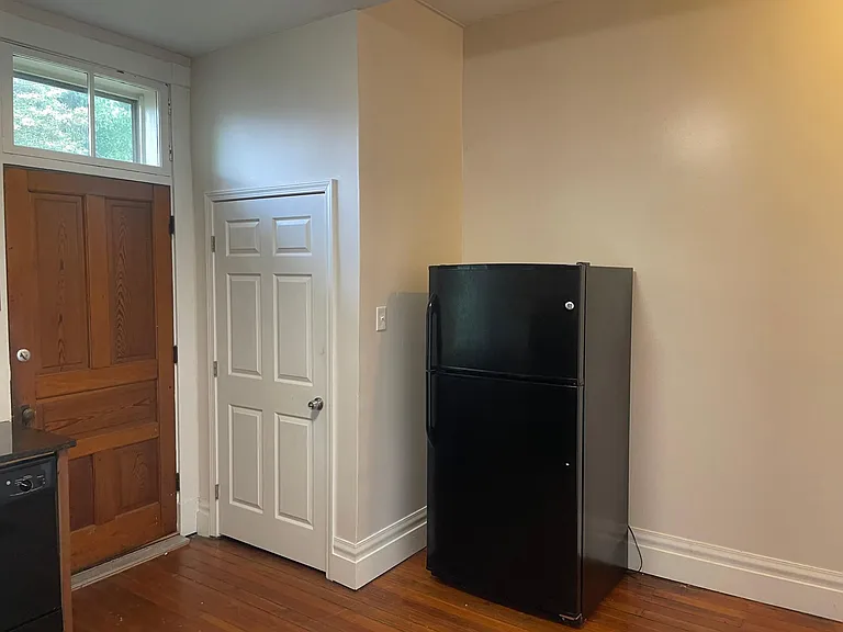 1610 S 3rd St #1 — Photo 7