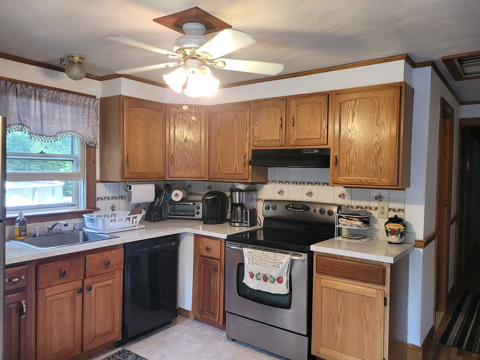 Jackson Dr, West Suffield — Photo 4