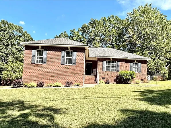 518 N Camden Rd, Wingate, NC 28174