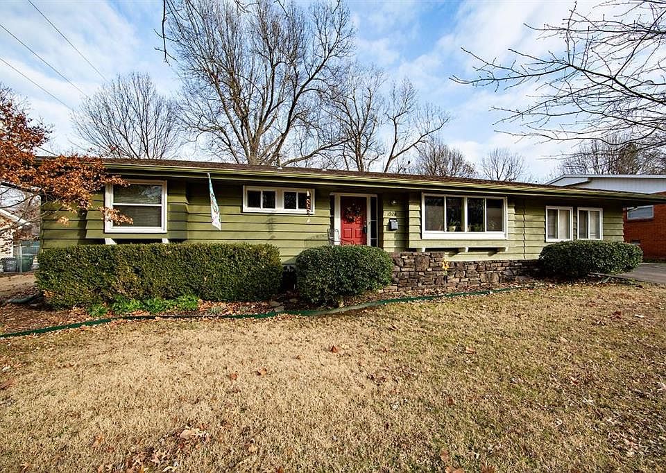 1st image of 1924 N Greenvalley Ave