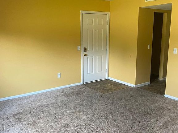 2nd image of 213 S Ivy Ln