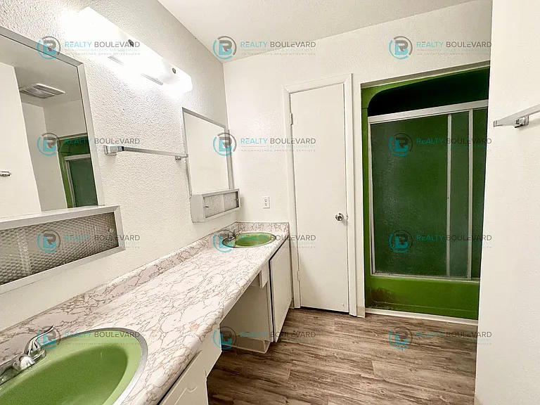 527 Smithridge Park — Photo 15