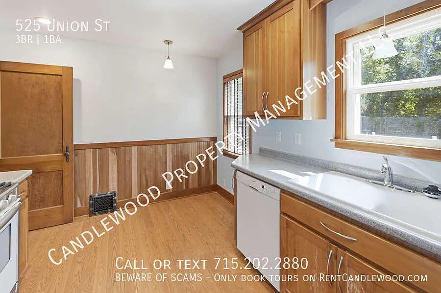 Charming 3-Bed Home in Stevens Point available Now! — Photo 3