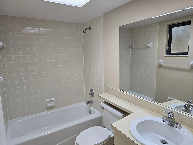 841 Mecca Dr #B — Photo 2