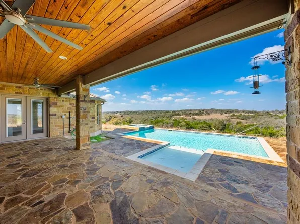 5077 Old San Antonio Rd, Fredericksburg, TX 78624