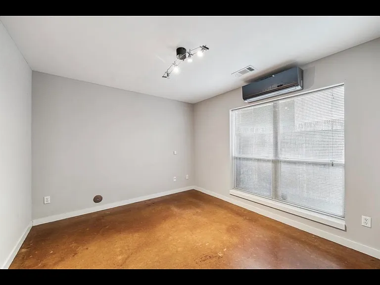 6119 Gehring St — Photo 10
