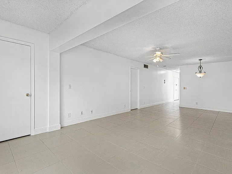 1021 Flame Vine Ave — Photo 9