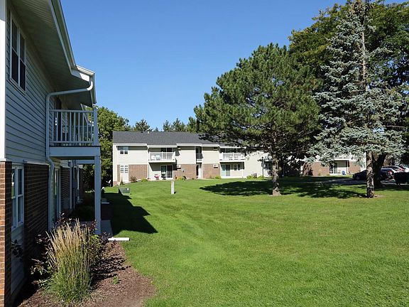 4th image of 3103 Village Ct APT 1