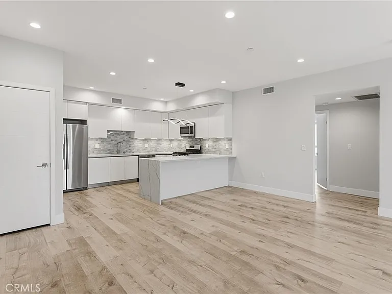 5820 La Mirada Ave #302 — Photo 6